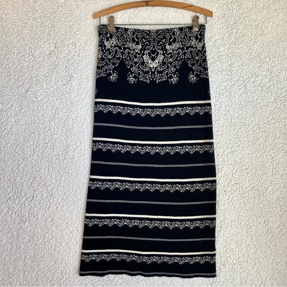 Free People Women’s black & cream boho print knit sweater pull-on pencil skirt